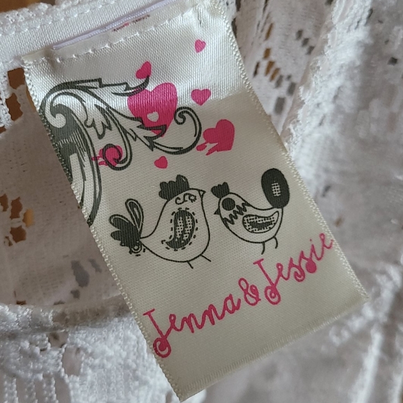 Girls Jumper with black n yellow pattern - Picture 6 of 9